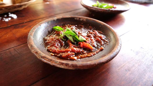 4. Sambal Terasi Mentah Kemangi