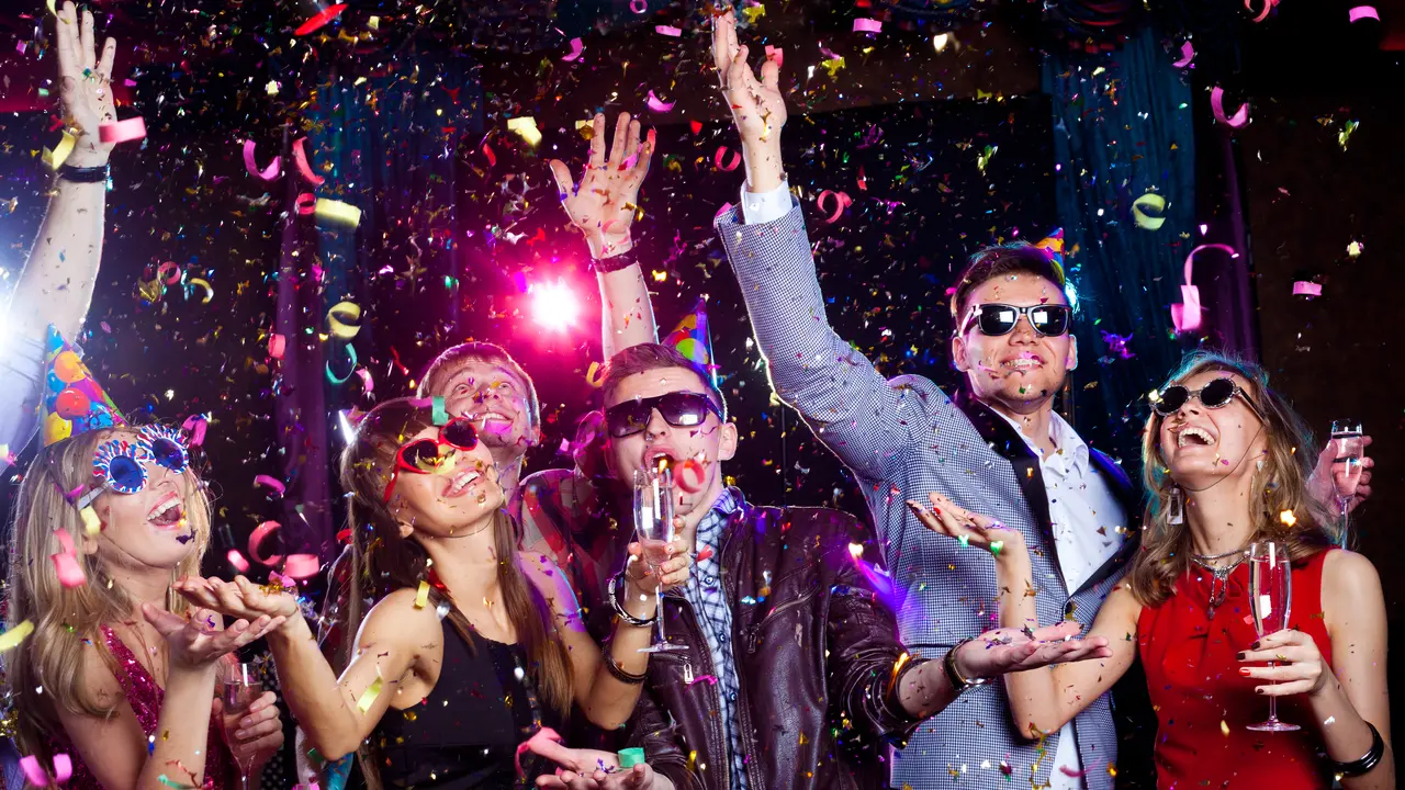 3 Cara Kumpulkan Uang untuk Perayaan Tahun Baru 2016