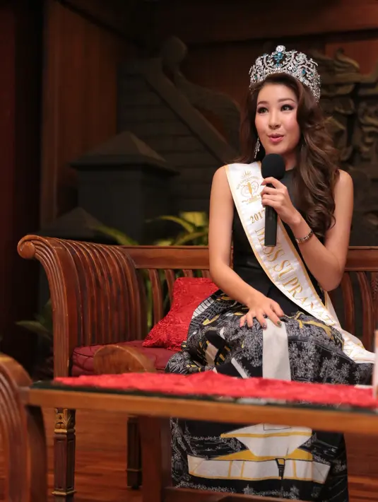 Selain itu, Jenny Kim juga mengucapkan terima kasih kepada Indonesia, menurutnya Indonesia punya peran penting baginya dalam meraih mahkota kemenangan Miss Supranational 2017. (Adrian Putra/Bintang.com)