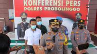 Kapolres Probolinggo mengklarifikasi video viral Pilkades Curahsawo ricuh. (Dok. Polda Jatim/Liputan6.com)