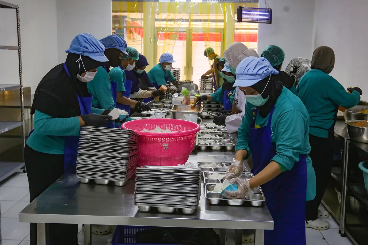 Realisasi Anggaran MBG Hingga Awal Oktober 2025 Capai Rp 20 Triliun