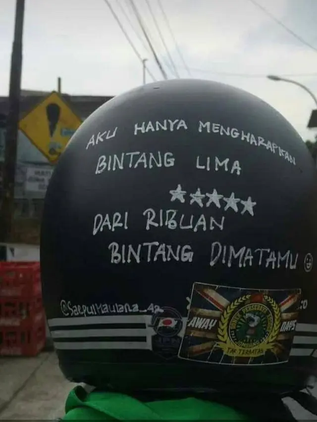 6 Quotes Unik dari Driver Ojek Online Ini Bikin Penumpang Senyum