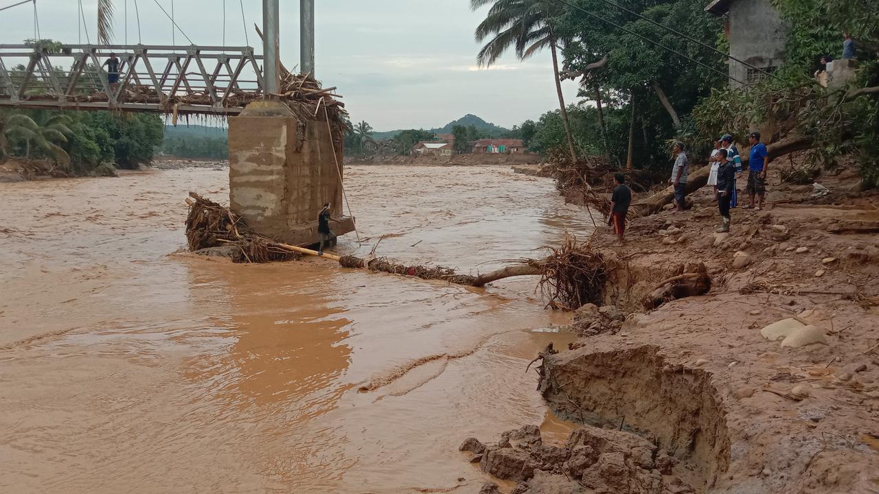 Banjir Bandang Dan Longsor Di Kabupaten Leba