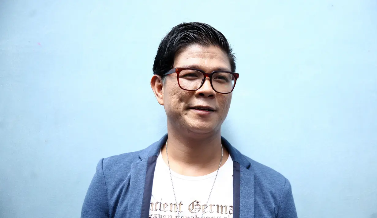 Salah satu tips yang dibagikan Andika Kangen Band saat mendekati cewek adalah berbuat baik terlebih dulu. Andika kembali menjadi perbincangan lantaran video singkat seorang wanita yang mengucapkan cinta pada Andika. (Nurwahyunan/Bintang.com)