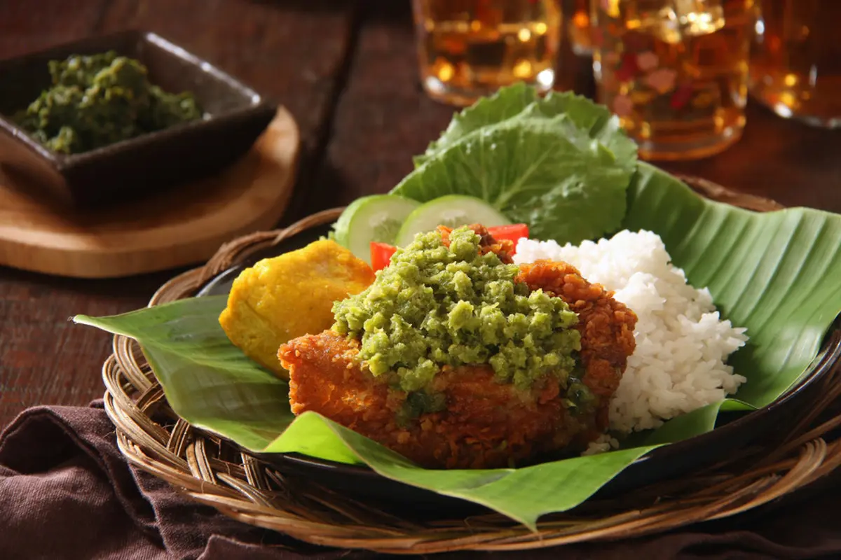Resep Simpel Geprek Sambal Hijau yang Sanggup Habiskan Sepiring Nasi