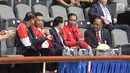 Presiden RI, Joko Widodo (keempat kiri) menyaksikan langsung partai puncak Taekwondo Women Individual Poomsae di Jakarta Convention Center, Minggu (19/8). (Liputan6.com/Helmi Fithriansyah)
