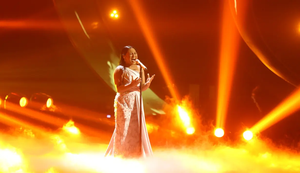 Gadis 16 tahun itu tercatat menjadi pemenang dengan usia paling belia dibandingkan usia para kontestan lain ketika mengangkat tropi juara. Usia sama juga pernah ada, Kamasean Matthews (2012) tapi tidak keluar sebagai juara. (Nurwahyunan/Bintang.com)