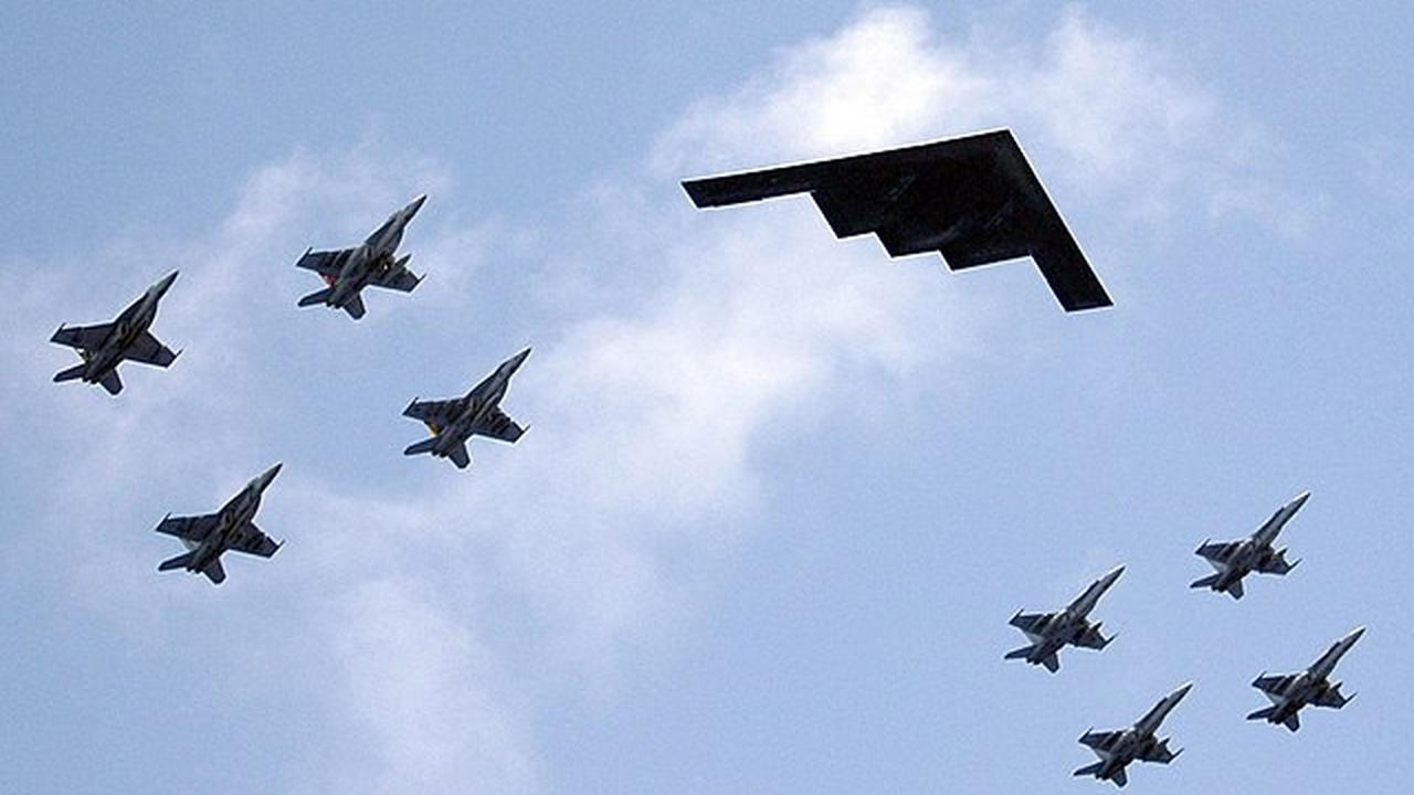 Pesawat Bom B2 Stealth AS (Sumber: Wikimedia Commons)