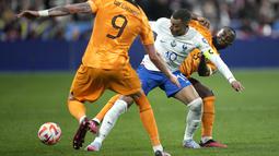 Dipimpin Kylian Mbappe sebagai kapten baru, Prancis menghajar Belanda empat gol tanpa balas. (AP Photo/Christophe Ena)