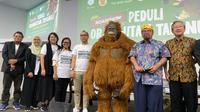 Yayasan KEHATI bersama Yayasan Orangutan Sumatera Lestari - Orangutan Information Centre (OIC) dengan dukungan The Body Shop Indonesia, melakukan Roadshow Peduli Orangutan Tapanuli 2023 ke beberapa kampus. (Liputan6.com/Pramita Tristiawati)