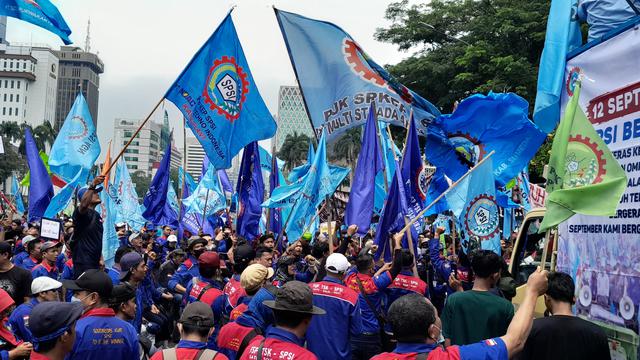 Sejumlah elemen massa mulai berdatangan ke Patung Kuda Arjuna Wiwaha, Jakarta Pusat untuk demo BBM hari ini, Senin (12/9/2022).