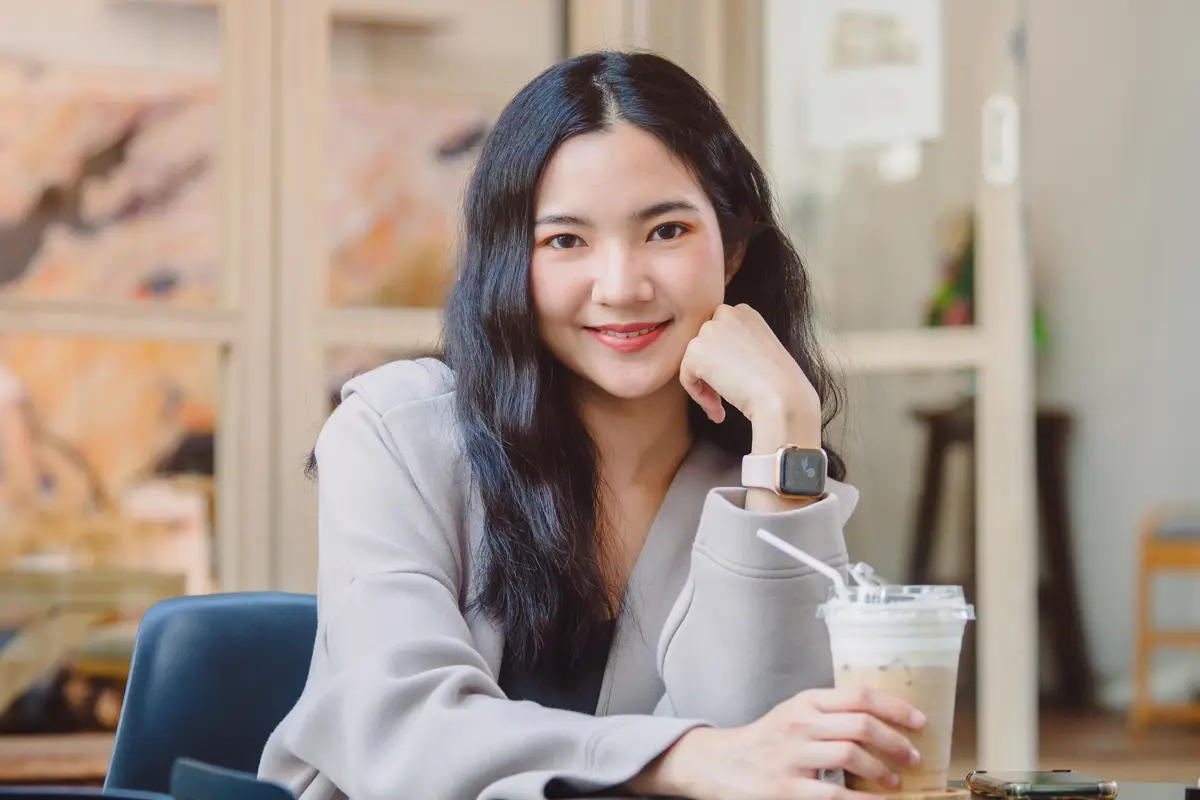 cantik kalem baik bahagia