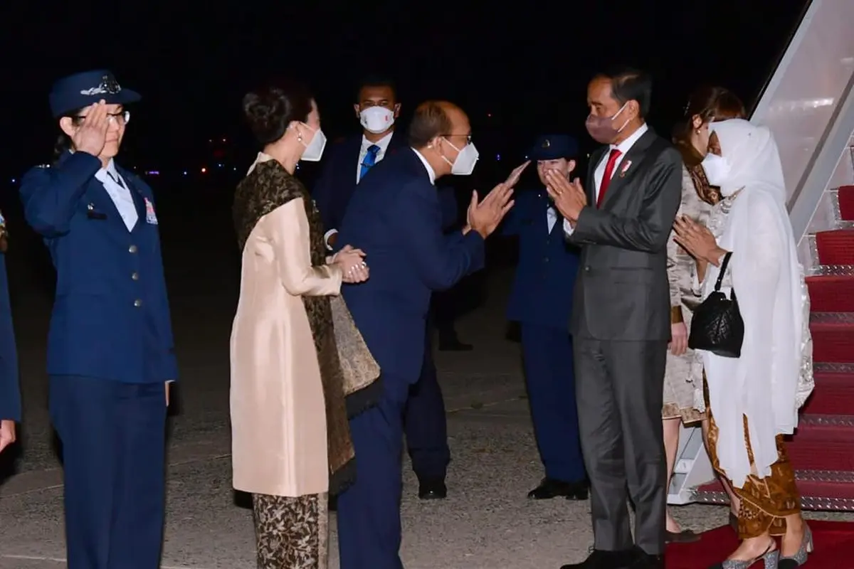 Presiden Joko Widodo atau Jokowi dan Ibu Negara Iriana beserta rombongan tiba di Pangkalan Militer Andrews, Washington DC Amerika Serikat, Selasa, 10 Mei 2022 sekitar pukul 21.40 waktu setempat (WS) atau Rabu, 11 Mei 2022 pukul 08.40 WIB.