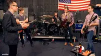 Kings Of Leon Ditantang Komedian Saat Sedang Manggung
