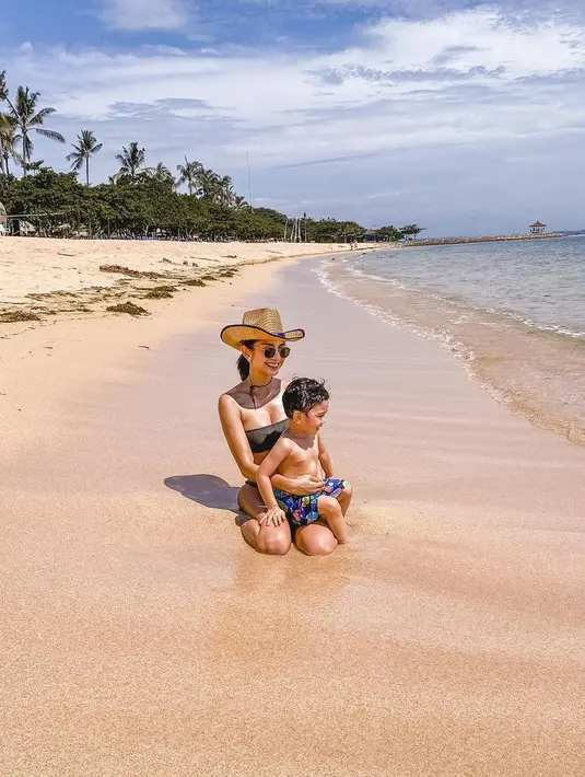 <p>Kirana Larasati (Instagram/kiranalarasati)</p>