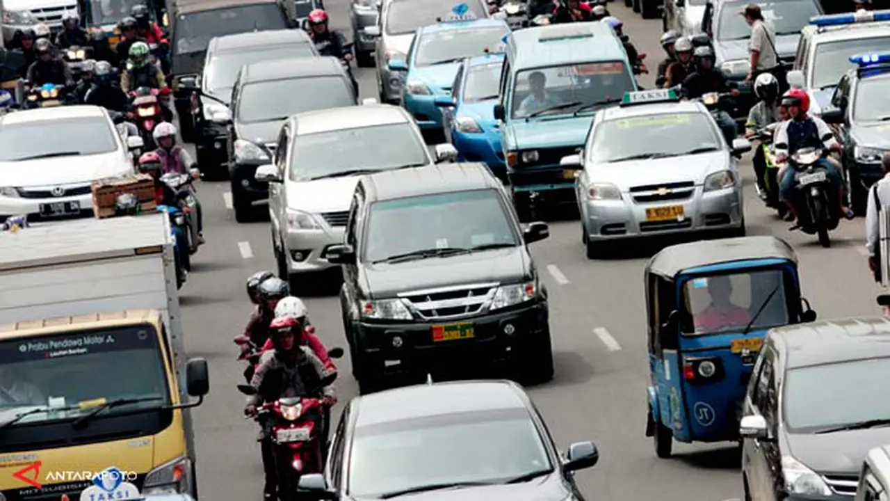 macet130516a.jpg