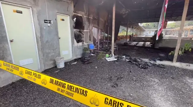 Duduk Perkara Warung Mi Babi di Sukoharjo Dibakar
