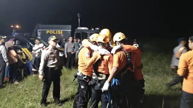 Pemuda Kendari Gagal Bunuh Diri Setelah Pingsan di Atas Tower Sutet