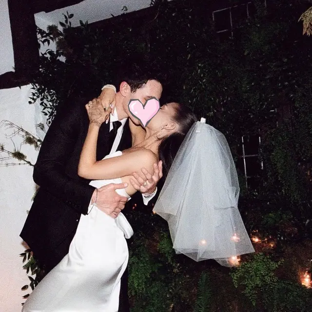 Akhirnya Dipublikasikan, Ini 6 Momen Pernikahan Ariana Grande dan Dalton Gomez