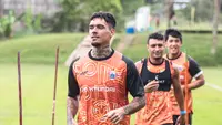 Pelatih Persija Tidak Setuju dengan Kritik Keras terhadap Shayne Pattynama: Dia Baru Pulih dari Cedera
