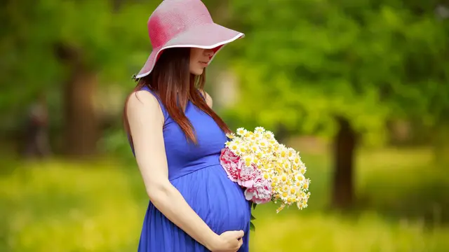 perempuan sedang hamil