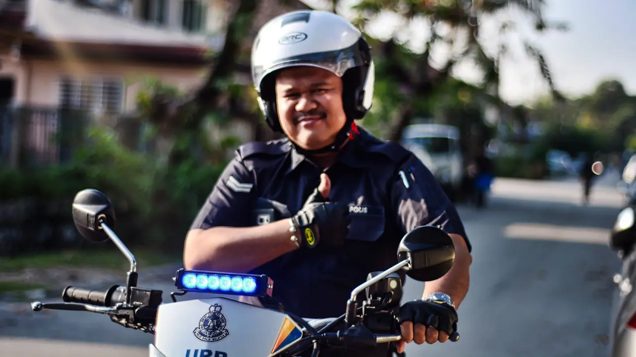 Ilustrasi wajah cerah bikers. (Photo by Ryan Lim)