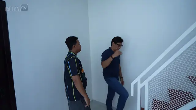 Rumah Mewah Baru Dustin Tiffany