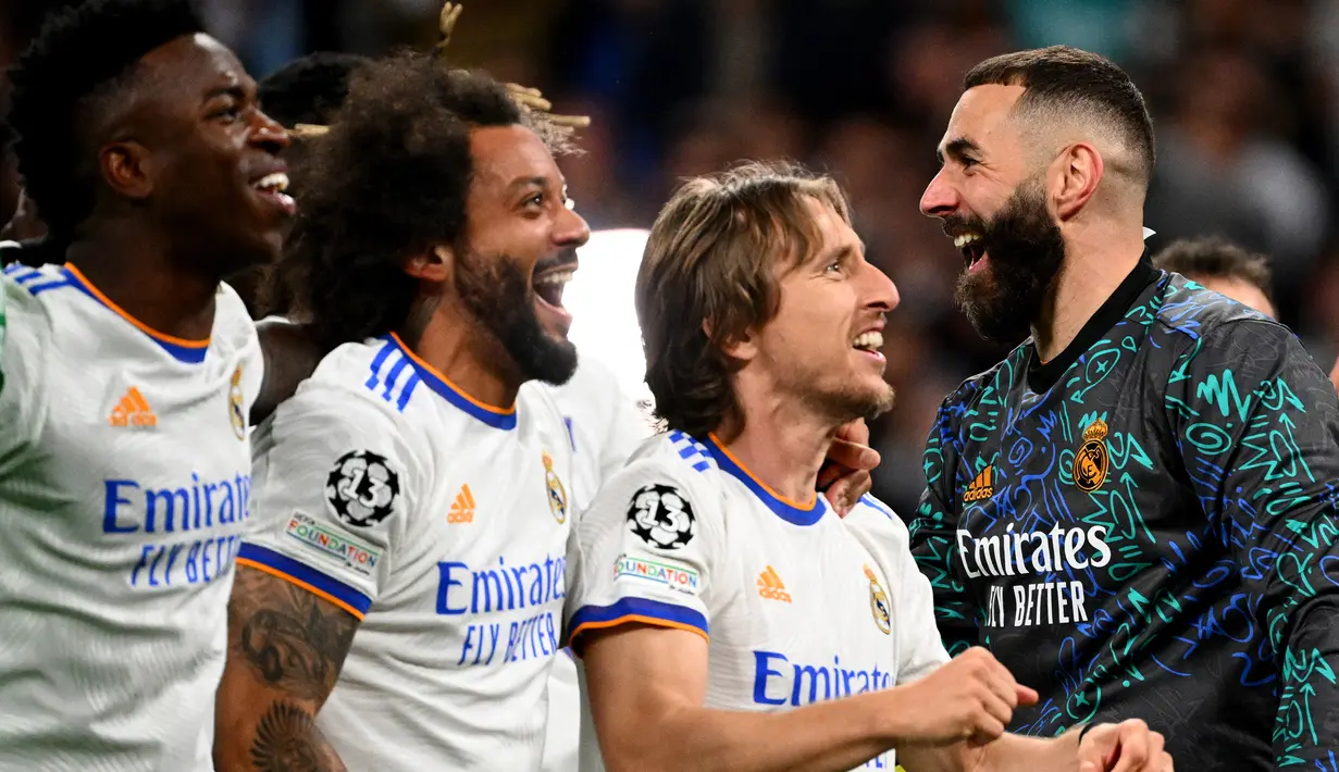 Karim Benzema. Bersama 4 rekannya, Marcelo, Dani Carvajal, Luka Modric dan Gareth Bale, mereka total 5 kali berlaga di final Liga Champions, termasuk saat menghadapi Liverpool nanti. Keempat laga final sebelumnya, semua dilakukan bersama Real Madrid pada musim 2013/2014, dan 2015/2016 hingga 2017/2018. Mereka berhasil memenangkan keempat laga final tersebut untuk mengincar gelar Liga Champions yang kelima.. (AFP/Gabriel Bouys)