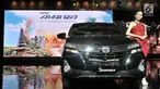 Model berpose di samping New Toyota Avanza saat peluncuran di Jakarta, Selasa (15/1). New Toyota Avanza dan Veloz merupakan model facelift dengan perubahan mencolok di bagian depan supaya tampil lebih stylish dan modern. (Merdeka.com/ Iqbal S Nugroho)