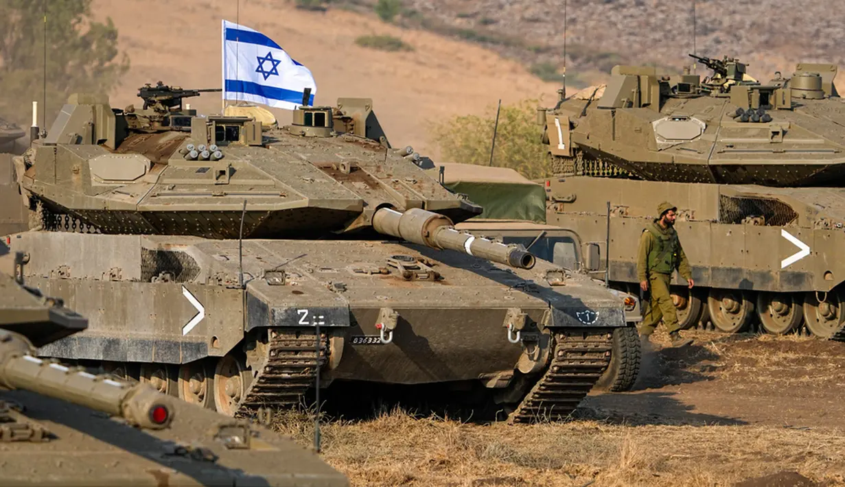 Kekerasan lintas batas menandai perluasan konflik yang signifikan antara Israel dan militan Palestina di Gaza hingga perbatasan Israel-Lebanon lebih jauh ke utara.  (AP Photo/Ariel Schalit)