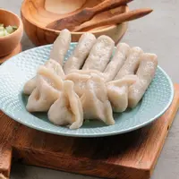 ilustrasi pempek rebus/copyright by Rembolle (Shutterstock)