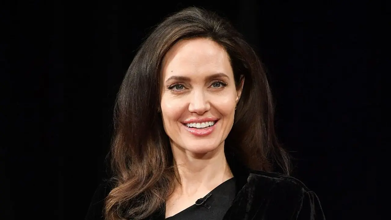 [Bintang] Angelina Jolie