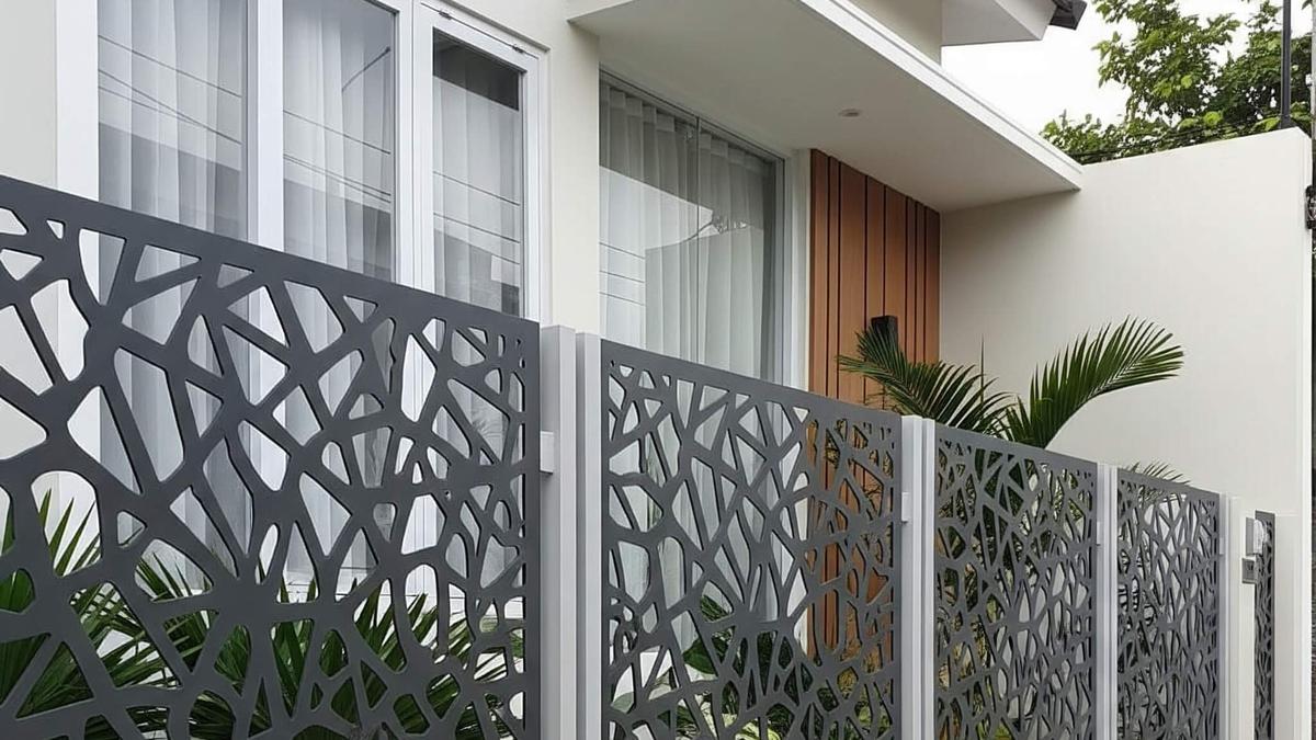 10 Model Pagar Rumah untuk Area Sempit, Minimalis, Fungsional, dan Aman