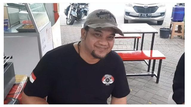 Jarang Tersorot, Ini 7 Potret Terbaru Vicky Rhoma Irama yang Buka Usaha Kuliner