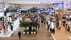 Suasana BCA Expoversary 2022 yang diadakan secara offline di ICE BSD, Tangerang, Minggu (13/3/2022). BCA Expoversary 2022 secara offline berhasil mencatatkan transaksi Rp1,9 triliun hingga hari Sabtu (12/3) siang yang dihadiri oleh 18.000 pengunjung dan 2.950 aplikasi kredit. (Liputan6.com/HO/BCA)