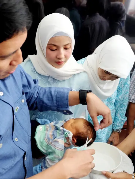 Akikah anak ketiga Desta dan Natasha Rizky