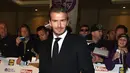 Acara yang dihadiri oleh David Beckham ini merupakan ajang yang dihadiri selebriti dari berbagai penjuru industri termasuk musisi, bintang olahraga dan politisi. (via dailymail.co.uk)