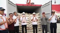 Badan Pangan Nasional atau National Food Agency mengirimkan sekitar 200 ton beras dari Pelabuhan Patimban menuju Provinsi Aceh.