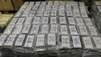 Barang bukti kokain ditunjukkan di Hamburg, Jerman (2/8/2019). Bea Cukai Hamburg berhasil menyita 4,5 ton kokain yang terbesar di negara itu, dengan perkiraan harga senilai satu miliar euro (US $ 1,1 miliar). (Hamburg Customs Investigation Office/AFP)