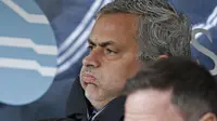 Ekspresi kekesalan Jose Mourinho pada pertandingan melawnan Hull City (22/3/2015). Chelsea memutuskan memecat Mourinho pada Kamis (17/12/2015) malam WIB. (Reuters/John Sibley)