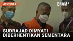 HAKIM AGUNG DIBERHENTIKAN