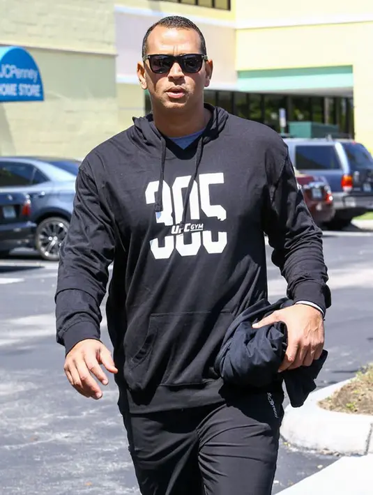 “Kami memiliki waktu yang luar biasa. Dia (JLo) adalah luar biasa, wanita luar biasa – salah satu manusia paling pandai yang m=pernah aku temui dan juga ibu yang baik,’ ucap Alex Rodriguez. (doc.hollywoodlife.com)