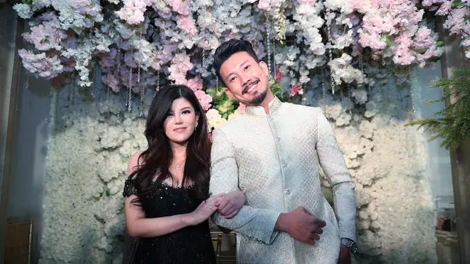 [Bintang] Denny Sumargo dan Dita Soedarpo