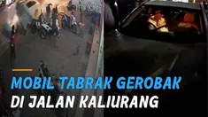Sang sopir tampak syok di dalam mobil saat dikerubungi massa yang emosi.