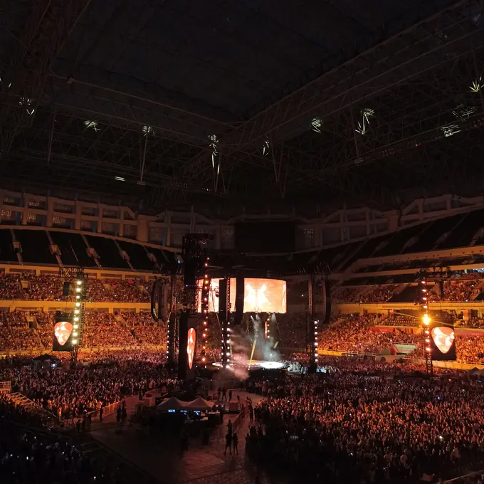Konser Ed Sheeran bertajuk +-=÷x Tour atau The Mathematics Tour digelar di Jakarta, Sabtu (2/3/2023). [Foto: Lanny Kusuma/Fimela]