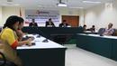 Suasana saat sidang gugatan yang dipimpin oleh Ketua Bawaslu Abhan di Jakarta, Sabtu (23/12). Bawaslu menganulir keputusan Komisi Pemilihan Umum yang menyatakan Partai Berkarya tidak memenuhi syarat administrasi. (Liputan6.com/Angga Yuniar)