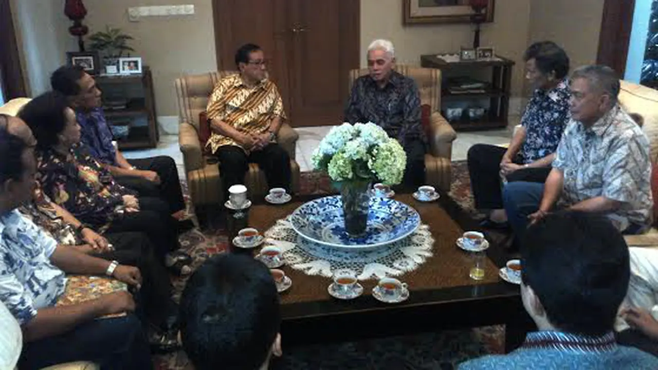 Kuatkan Koalisi, Hatta Rajasa Sowan ke Akbar Tandjung