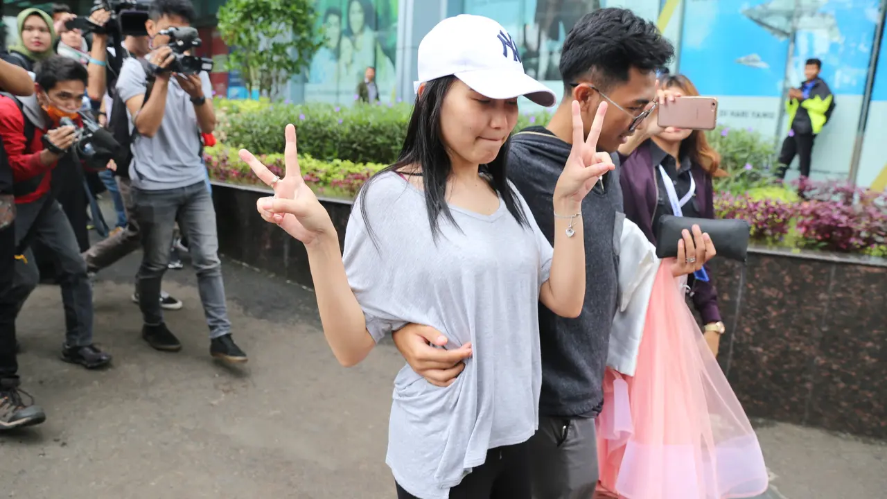 [Bintang] Ayu Ting Ting