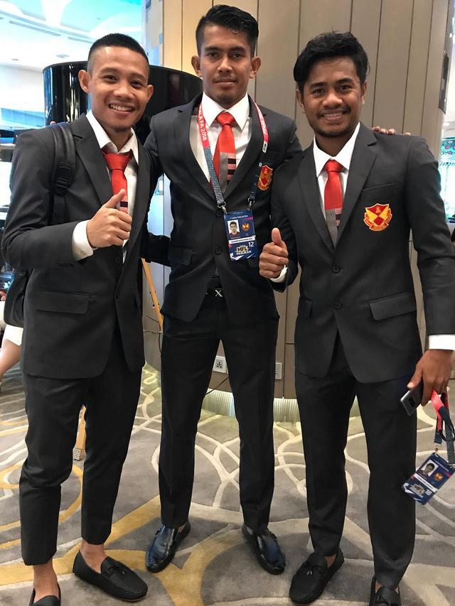 Potret Evan Dimas dengan Gaya Formal, Stylish Abis