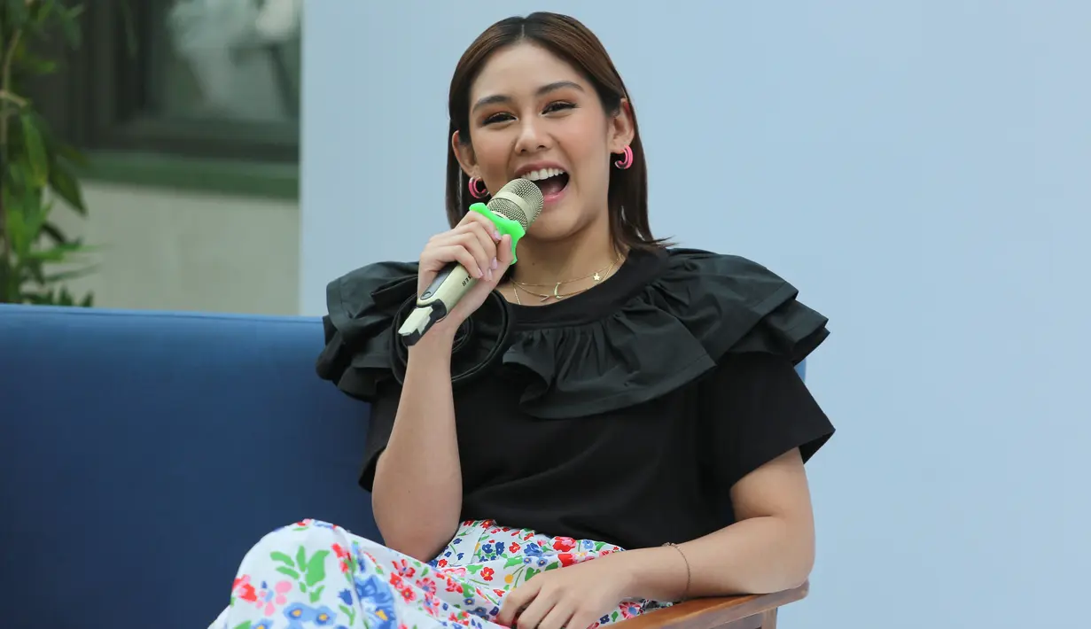 Vanesha Prescilla di temui kawasan SCBD, Jakarta Selatan, Kamis (6/2/2020). (Adrian Putra/Fimela.com)